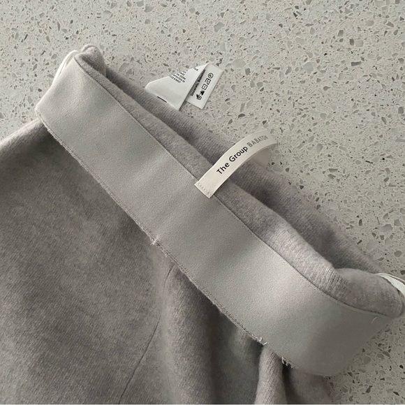 Light Grey Wool Aritzia skirt - Picture 5 of 5